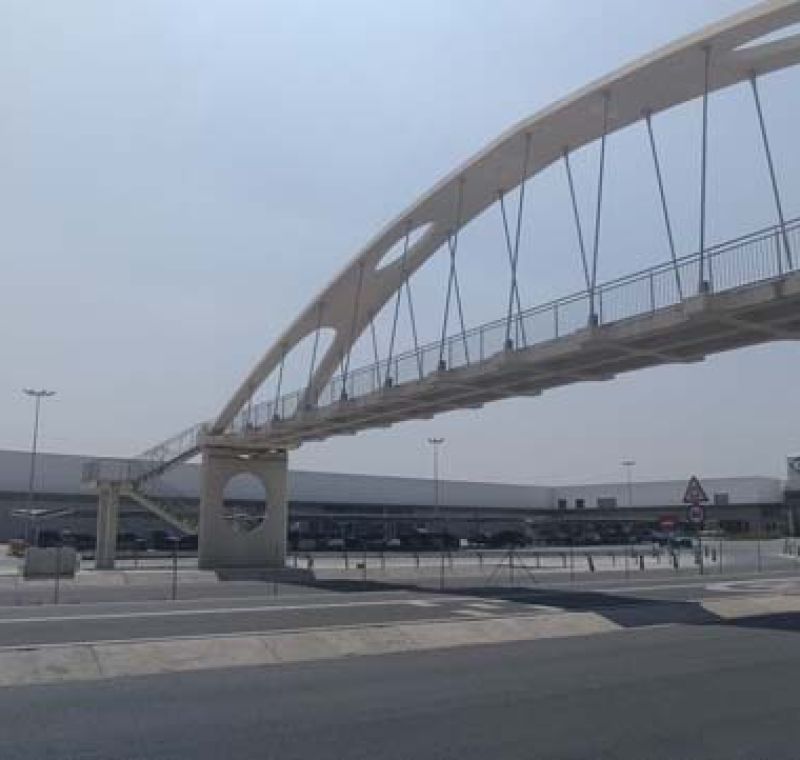 Accesos al área comercial Cobadu
