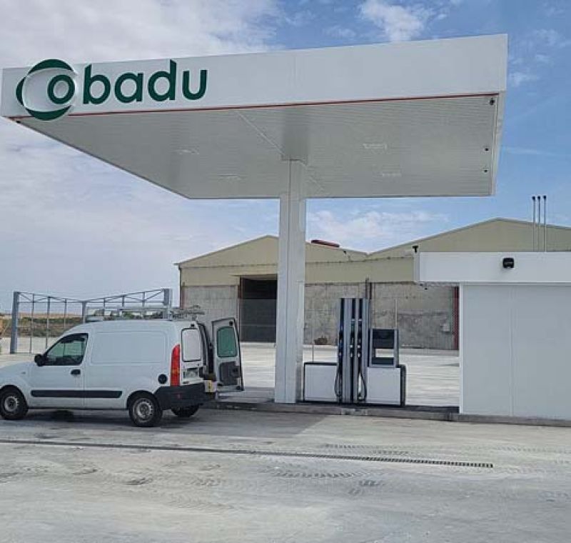 Zona de repostaje de la gasolinera Cobadu