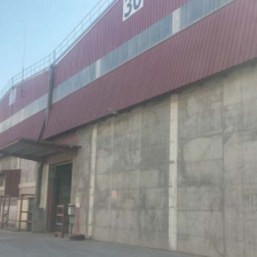 Fachada exterior de las naves Cobadu en Villaralbo